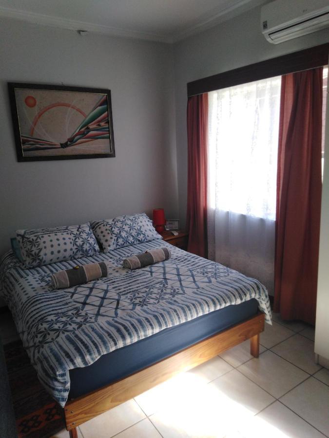 Xenia Bed & Breakfast Виндхук Экстерьер фото